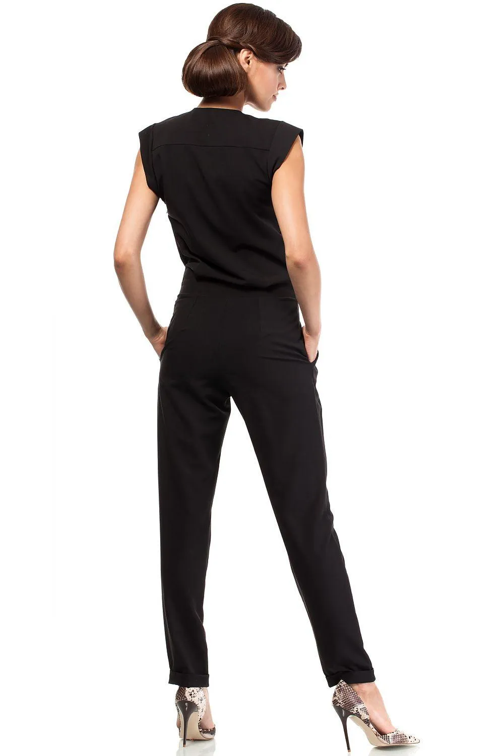 Chic Tapered Hem Jumpsuit with Elegant Envelope Design