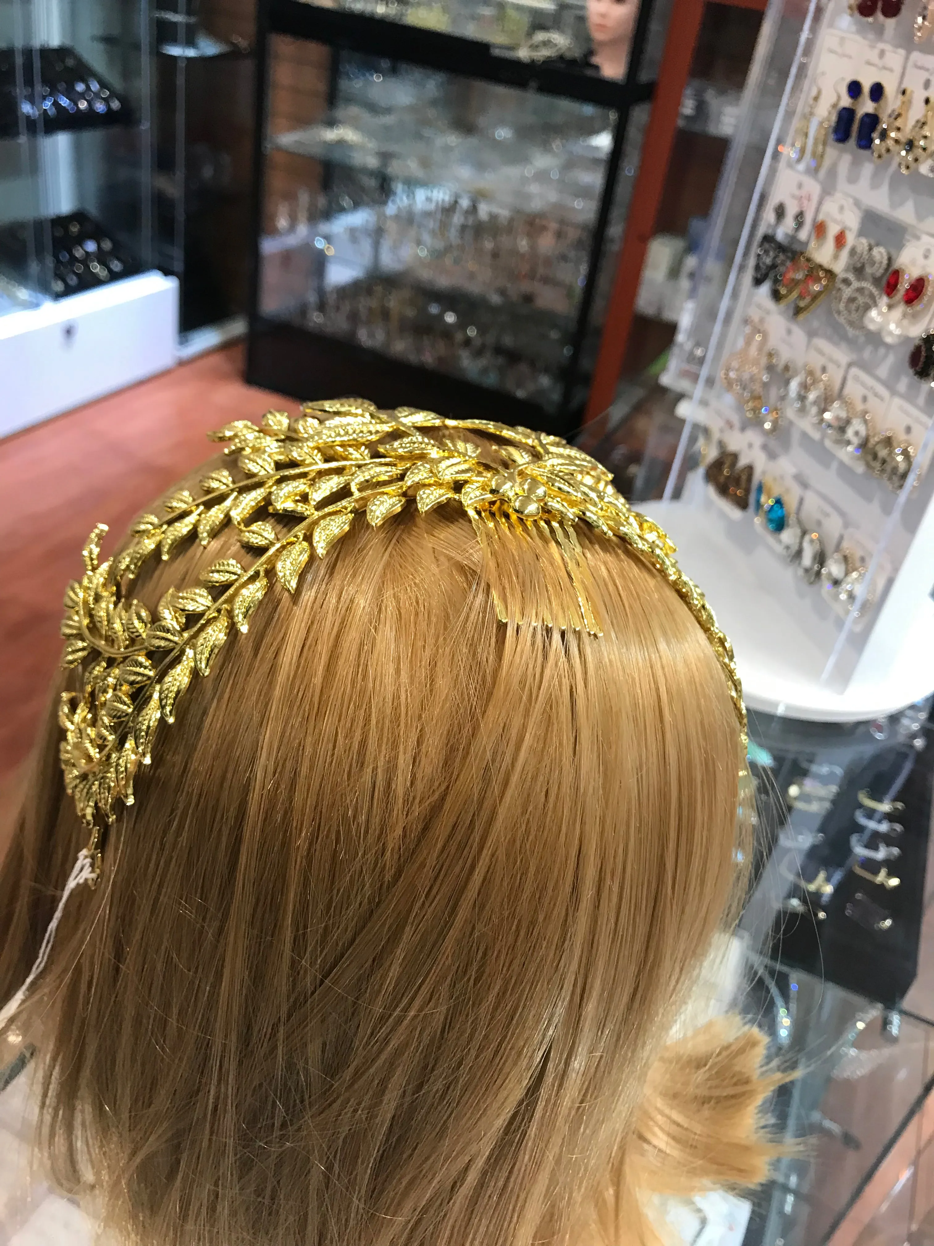 Gold head piece