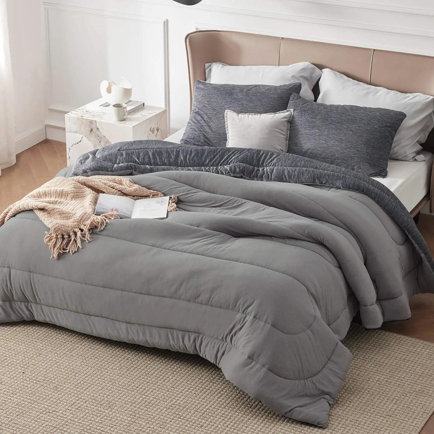 Reversible Warm and Cooling Comforter Set