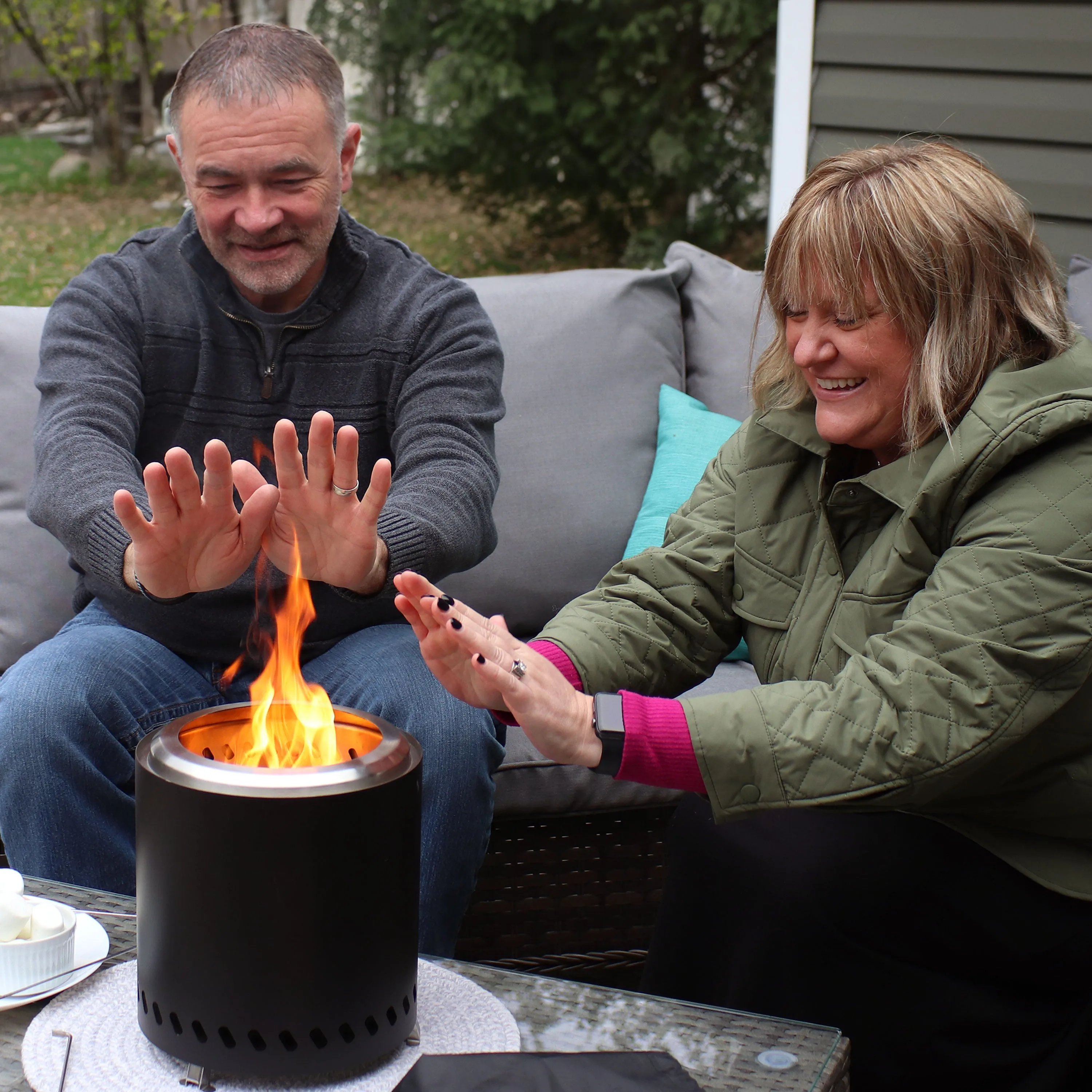 Sunnydaze Tabletop Smokeless Fire Pit with Travel Bag and Poker