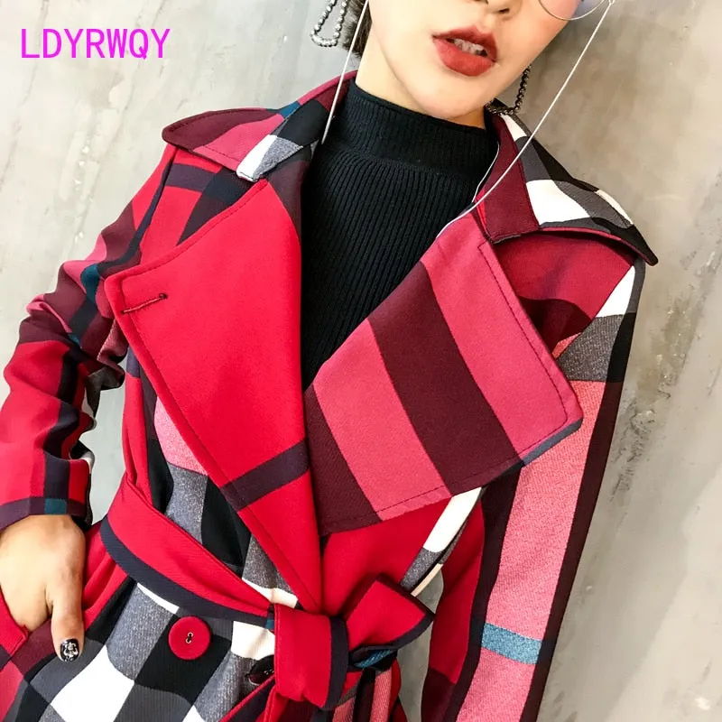 Thickened autumn and winter new women&#39;s lapels in the long simple color matching retro plaid coat temperament windbreaker